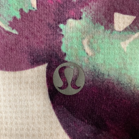 Lululemon scoop neck tank top blurred blossoms racer back tab out estimate Small - Picture 5 of 5